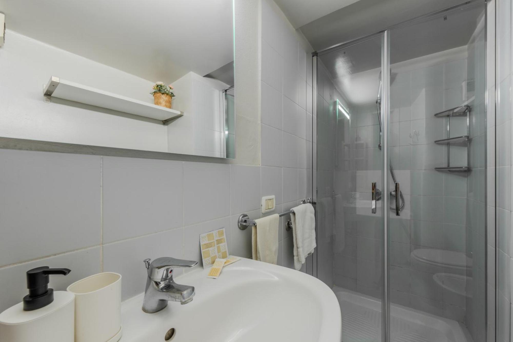 Porta Garibaldi Antique Charm Apartment Milan Bagian luar foto